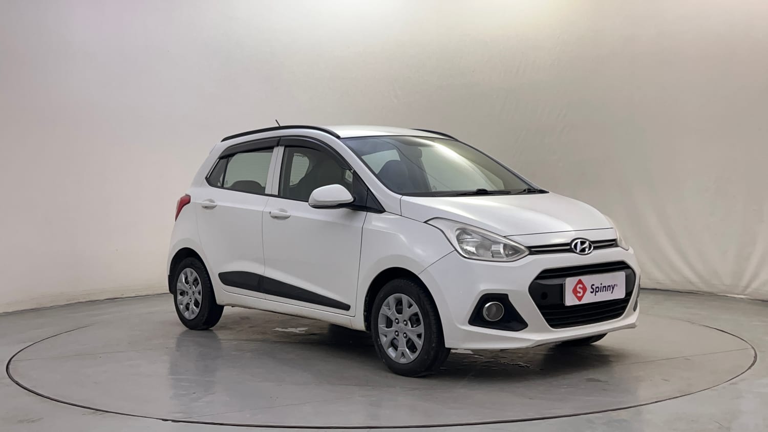 Used 2016 Hyundai Grand i10 Sportz 1.2 Kappa VTVT Petrol Manual exterior RIGHT FRONT CORNER VIEW