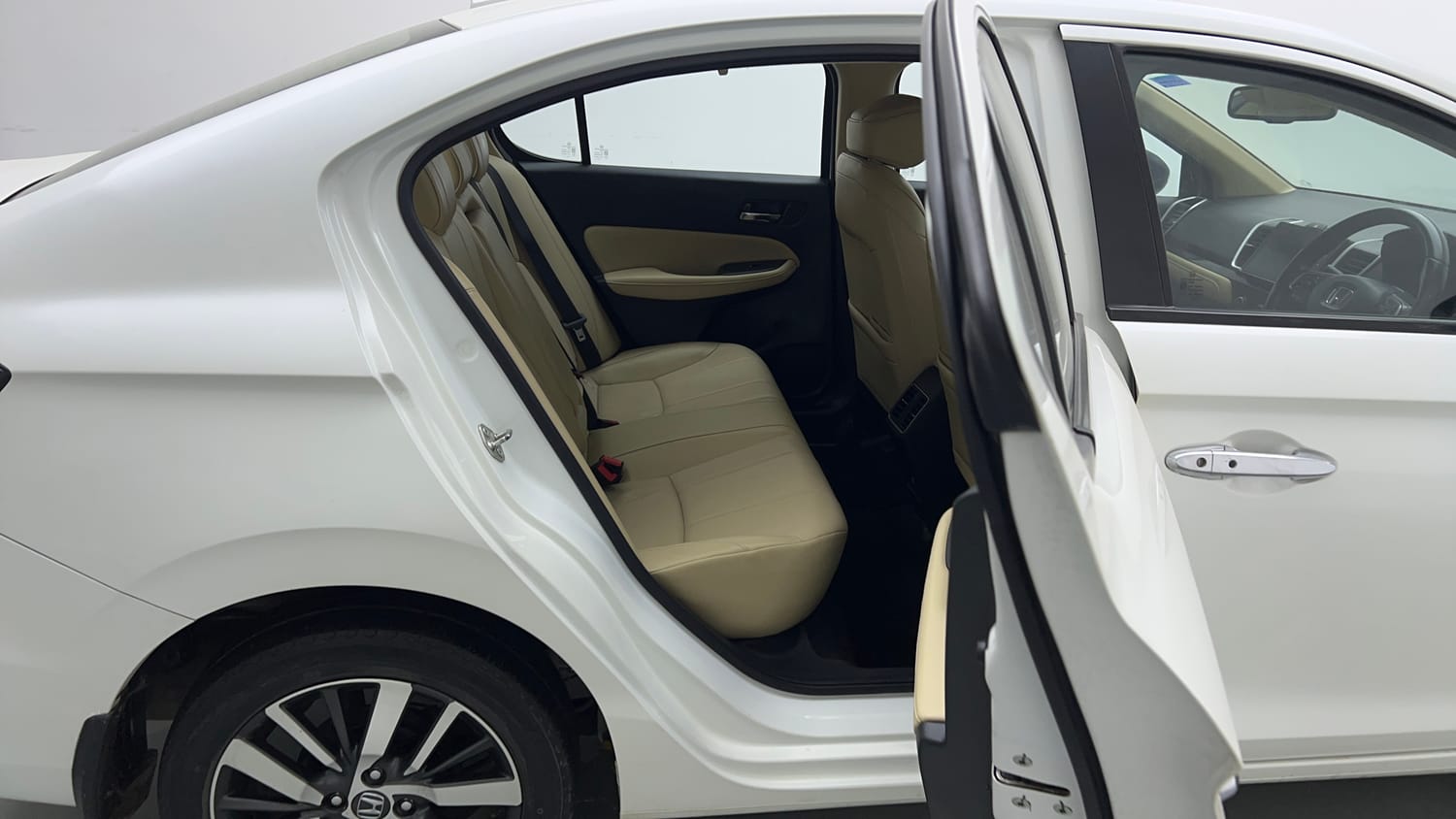 Used 2021 Honda City ZX Petrol Petrol Manual interior RIGHT SIDE REAR DOOR CABIN VIEW
