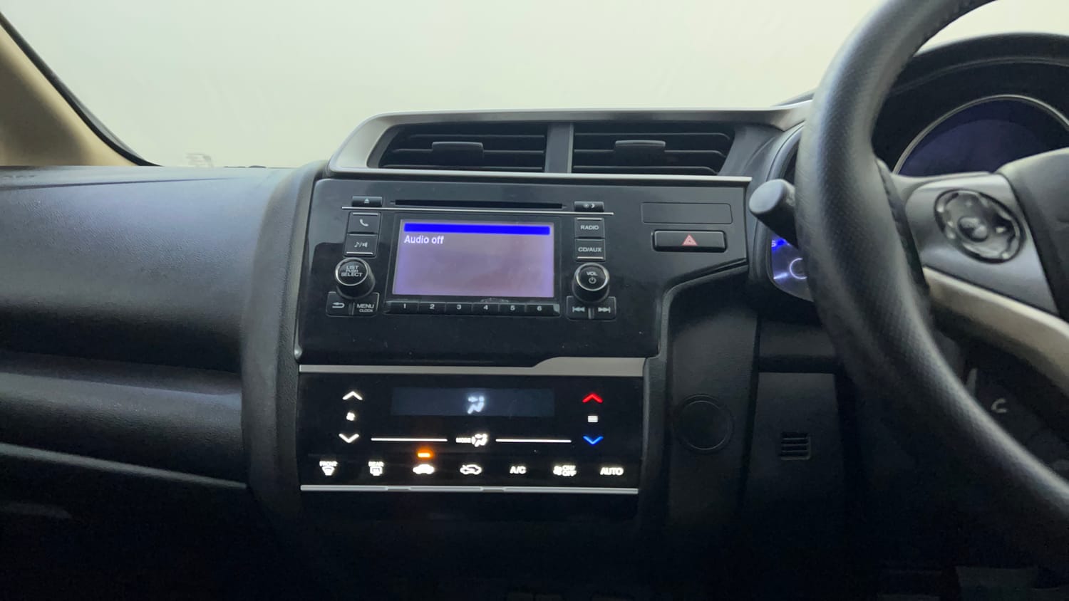 Used 2018 Honda Jazz V Petrol Petrol Manual interior MUSIC SYSTEM & AC CONTROL VIEW