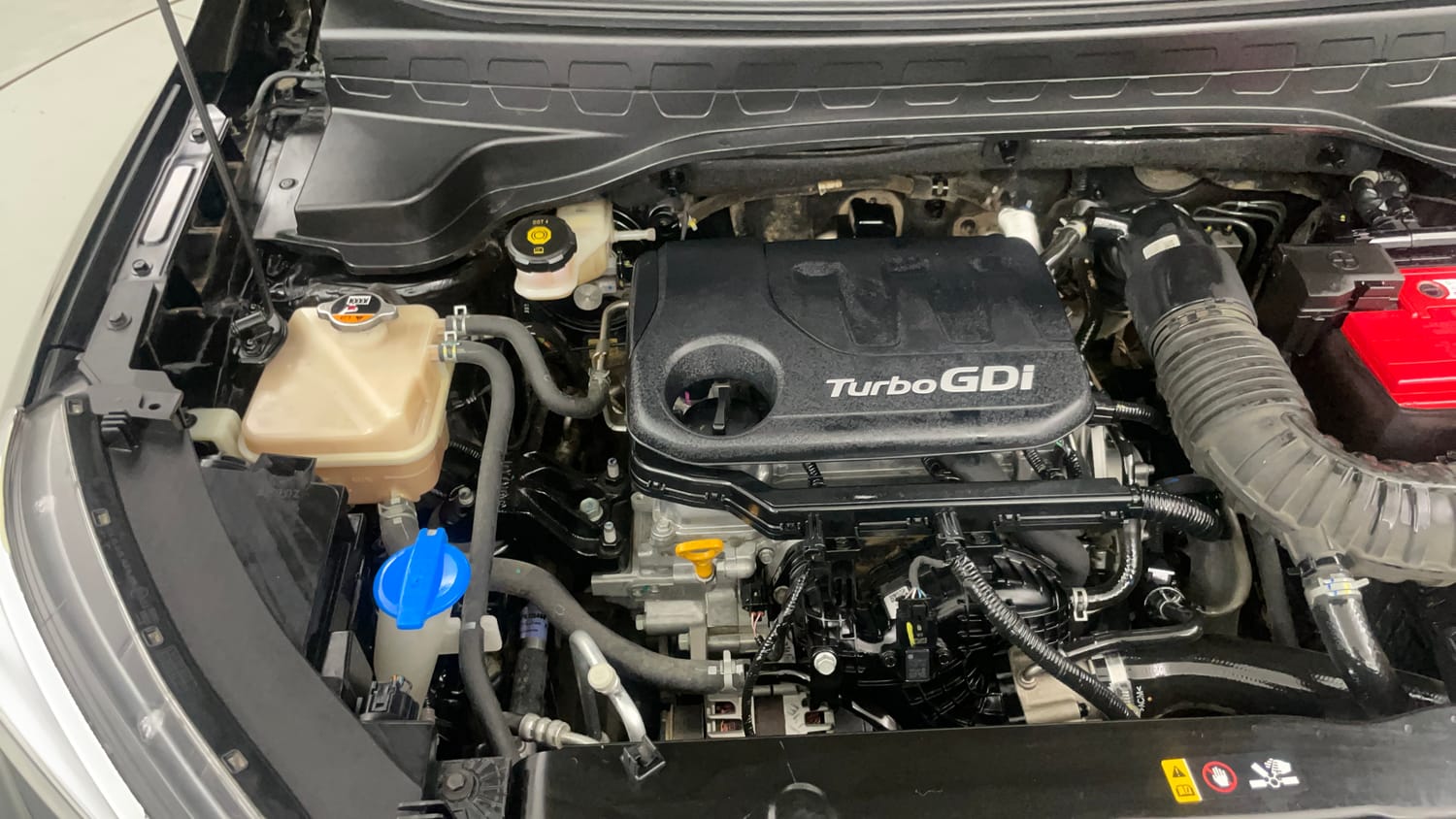 Used 2023 Kia Sonet HTX 1.0 iMT Petrol Manual engine ENGINE RIGHT SIDE VIEW