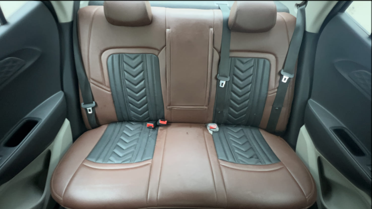 Used 2025 Hyundai Aura SX Plus 1.2 AMT Petrol Petrol Automatic interior REAR SEAT CONDITION VIEW