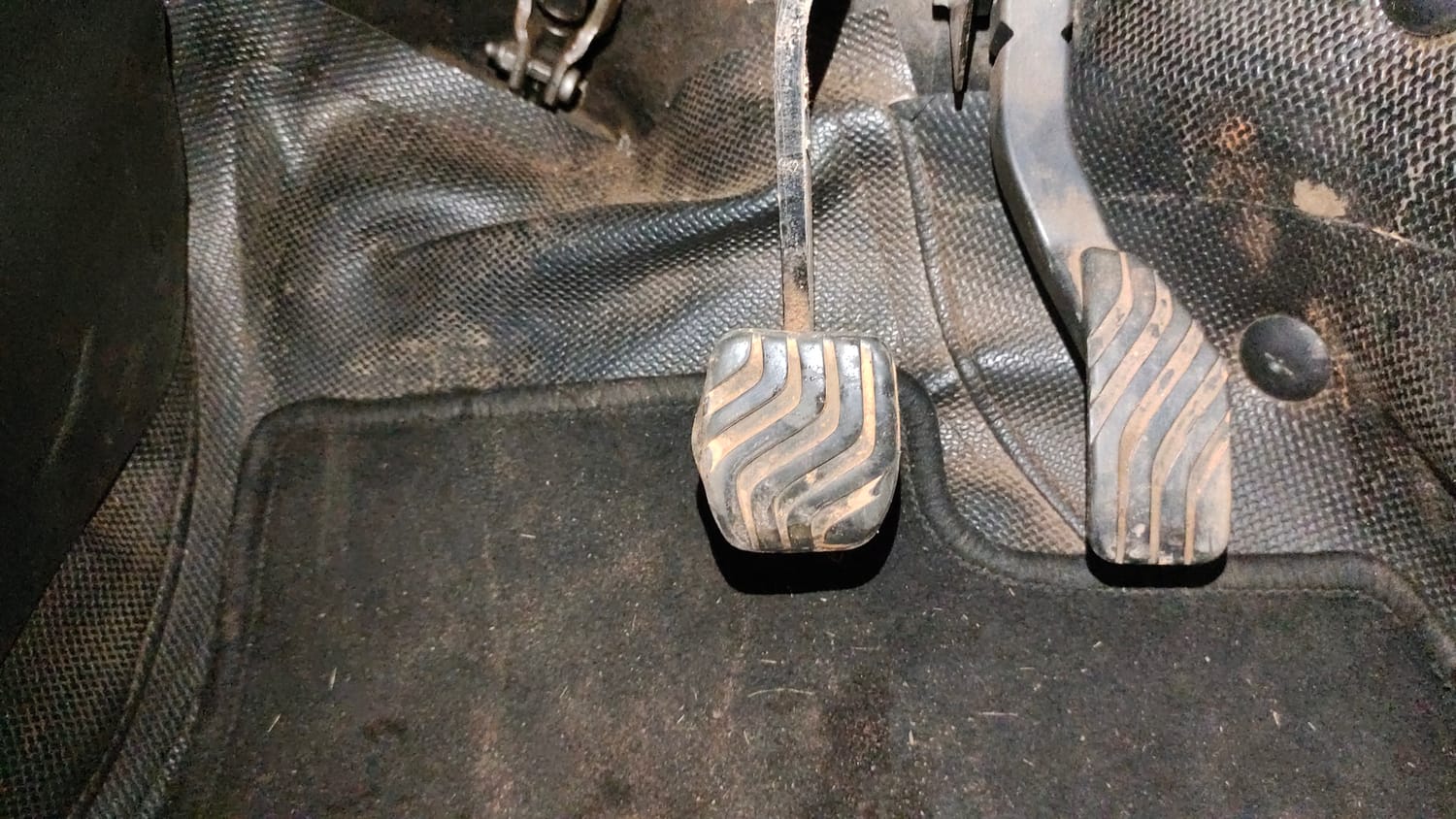 Used 2022 Renault Triber RXZ EASY-R AMT Petrol Automatic interior PEDALS VIEW
