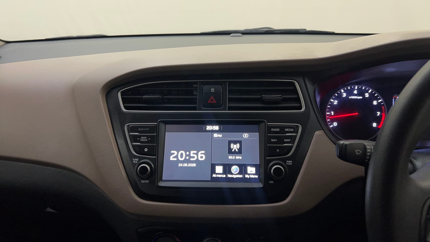 Used 2019 Hyundai Elite i20 Sportz Plus 1.2 Petrol Manual top_features Integrated (in-dash) music system
