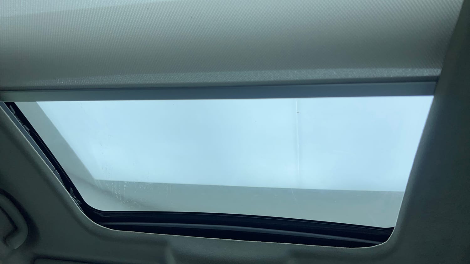 Used 2023 Maruti Suzuki Grand Vitara Alpha Smart Hybrid Petrol Manual top_features Sunroof