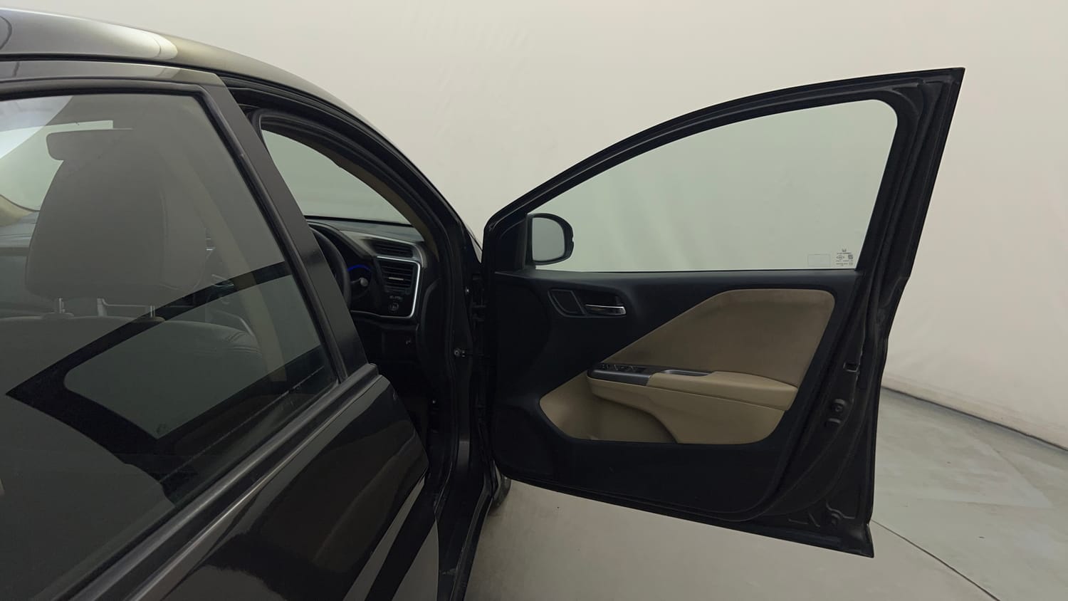 Used 2016 Honda City V Petrol Manual interior RIGHT FRONT DOOR OPEN VIEW