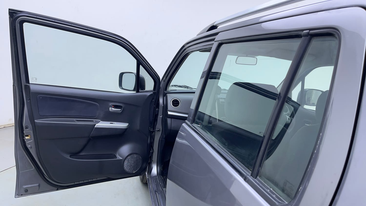 Used 2012 Maruti Suzuki Wagon R 1.0 VXi Petrol Manual interior LEFT FRONT DOOR OPEN VIEW
