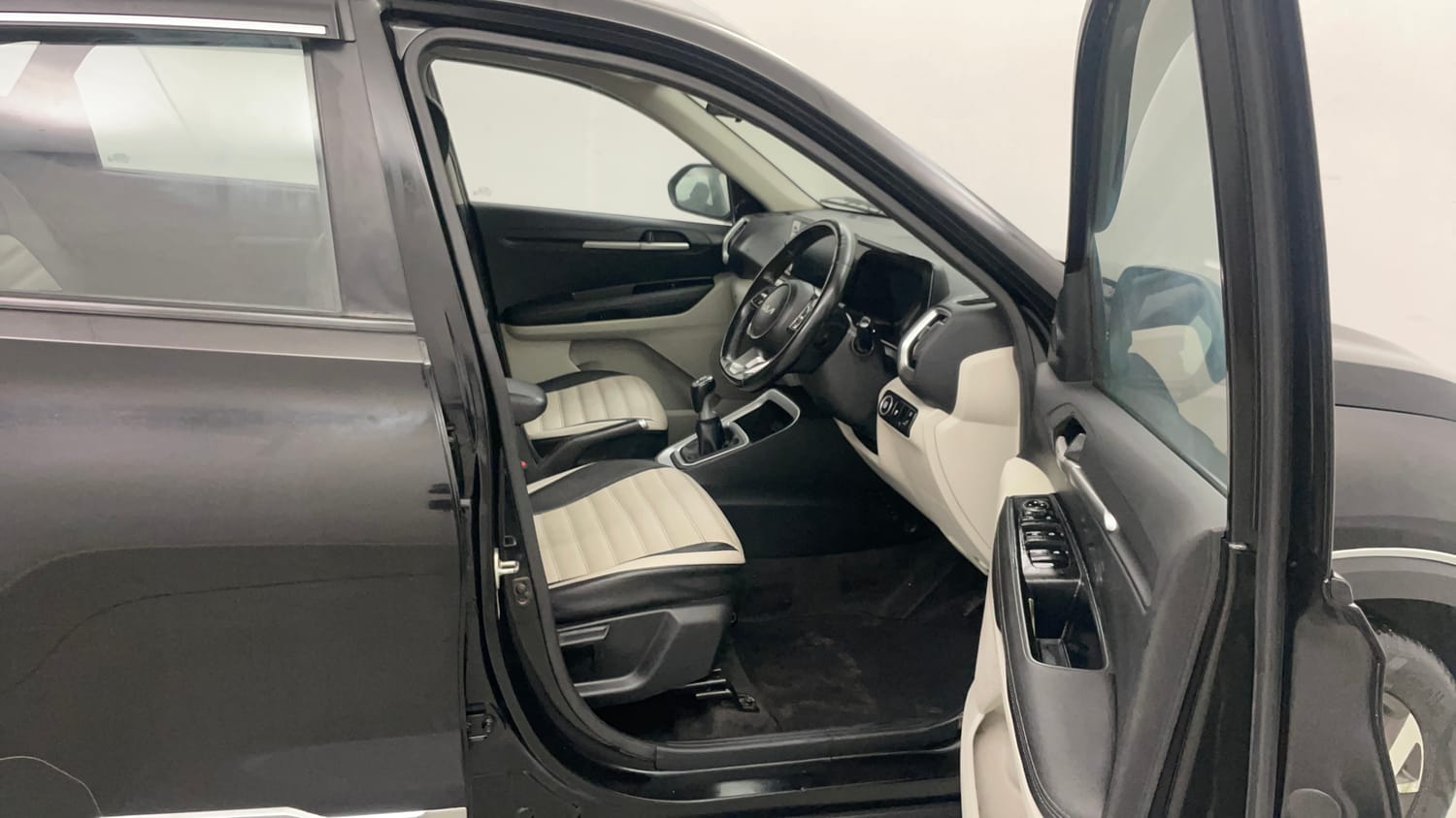 Used 2023 Kia Sonet HTX 1.0 iMT Petrol Manual interior RIGHT SIDE FRONT DOOR CABIN VIEW