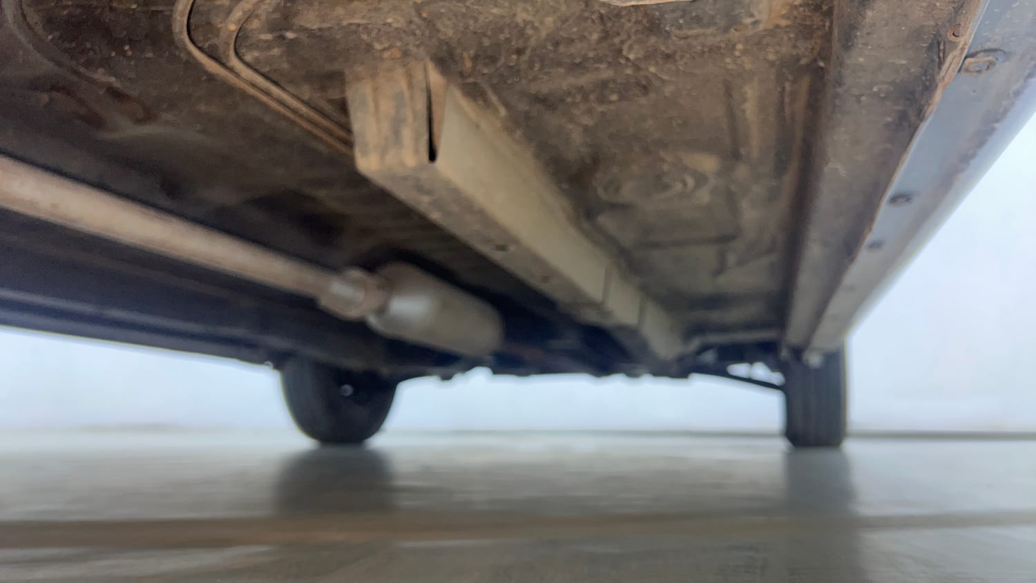 Used 2014 Maruti Suzuki Wagon R LXI Petrol Manual extra REAR RIGHT UNDERBODY VIEW