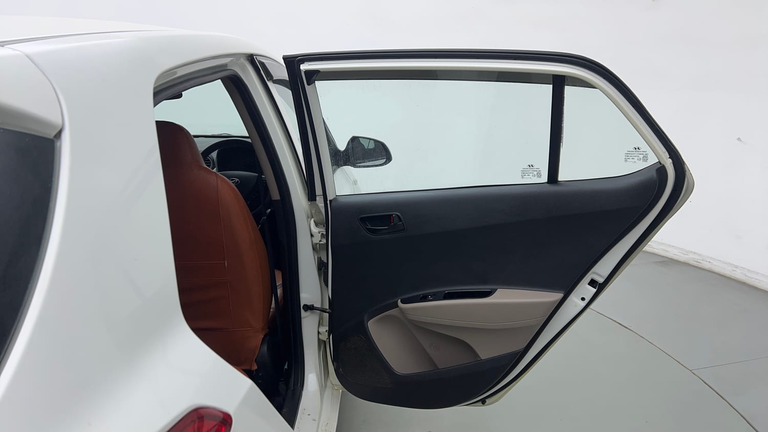Used 2018 Hyundai Grand i10 Magna 1.2 Kappa VTVT Petrol Manual interior RIGHT REAR DOOR OPEN VIEW