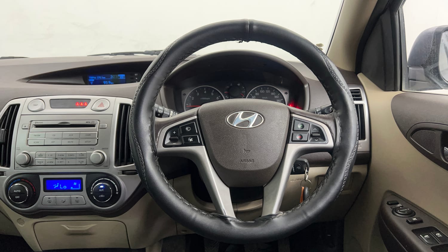 Used 2012 Hyundai i20 Asta 1.2 Petrol Manual interior STEERING VIEW