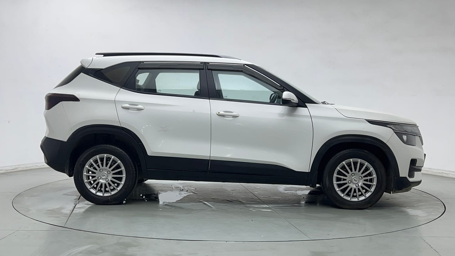 Used 2022 Kia Seltos HTK 1.5 Diesel Diesel Manual exterior RIGHT SIDE VIEW