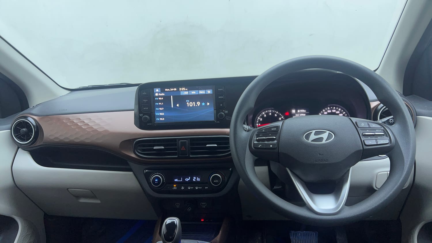 Used 2025 Hyundai Aura SX Plus 1.2 AMT Petrol Petrol Automatic interior DASHBOARD VIEW