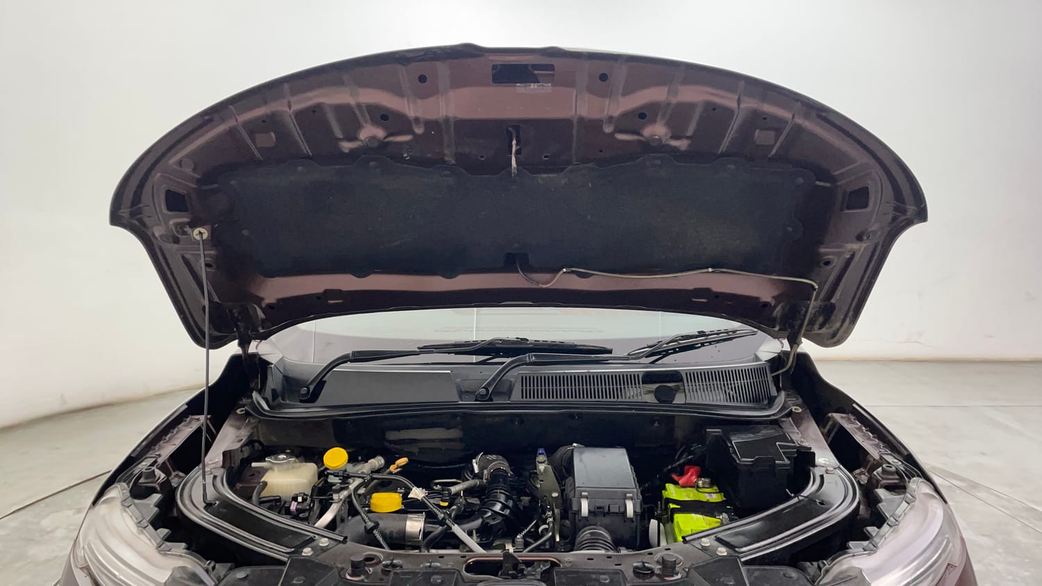 Used 2021 Renault Kiger RXZ Turbo CVT Petrol Automatic engine ENGINE & BONNET OPEN FRONT VIEW