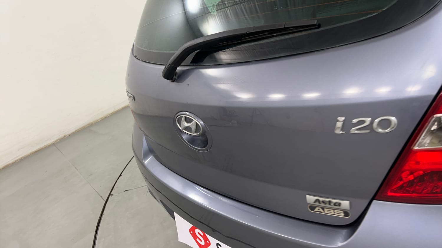 Used 2012 Hyundai i20 Asta 1.2 Petrol Manual dents MINOR SCRATCH