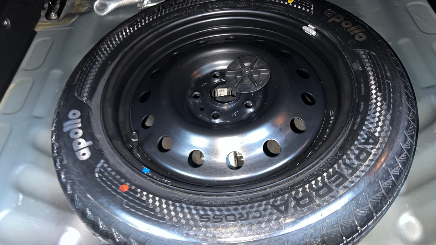 Used 2023 Maruti Suzuki Grand Vitara Alpha Smart Hybrid Petrol Manual tyres SPARE TYRE VIEW