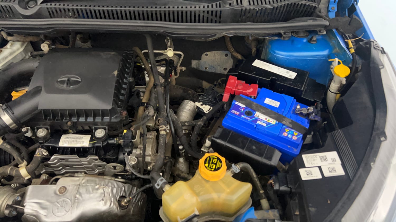 Used 2020 Tata Nexon XM (S) Petrol Manual engine ENGINE LEFT SIDE VIEW