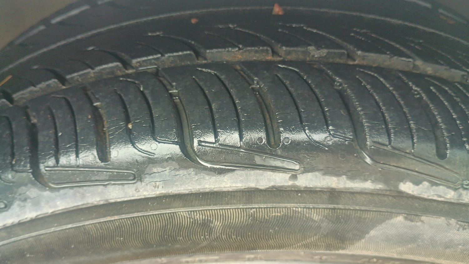 Used 2018 Hyundai Elite i20 Asta 1.2 (O) Petrol Manual tyres RIGHT FRONT TYRE TREAD VIEW
