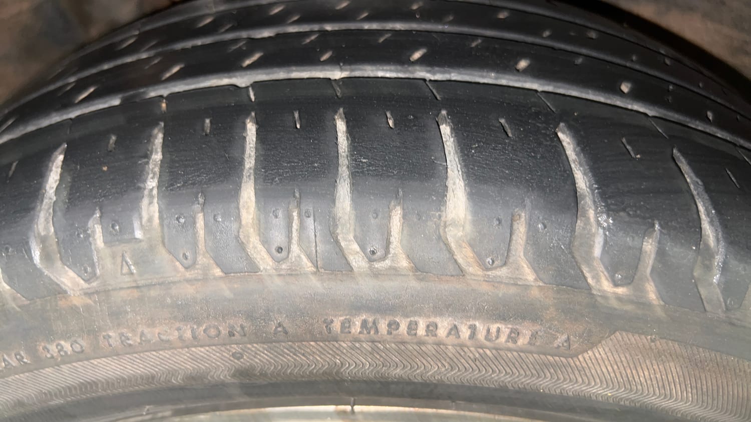 Used 2018 Hyundai Verna SX (O)1.6 VTVT Petrol Manual tyres RIGHT REAR TYRE TREAD VIEW