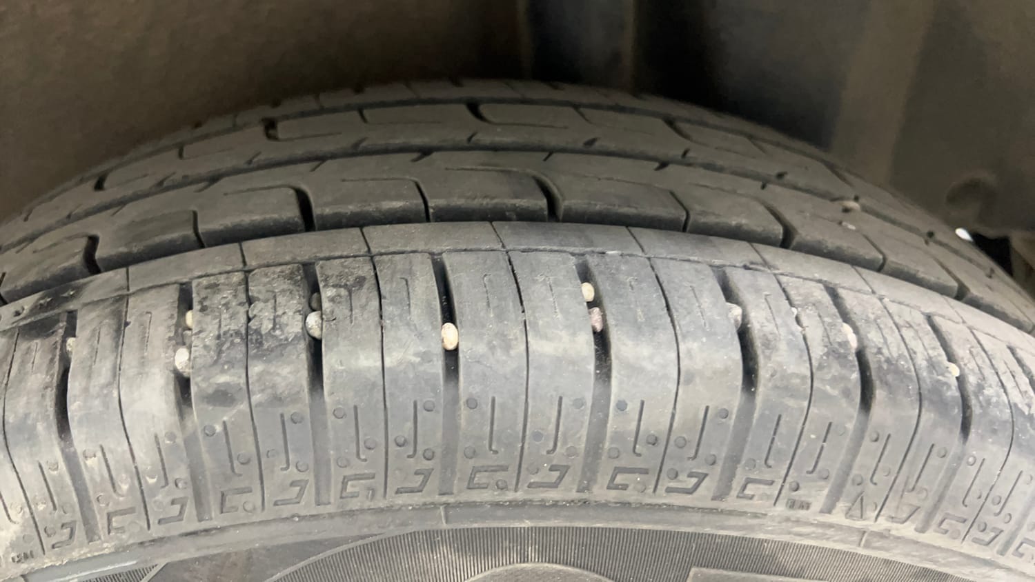 Used 2013 Maruti Suzuki Ritz Zxi BS-IV Petrol Manual tyres LEFT REAR TYRE TREAD VIEW