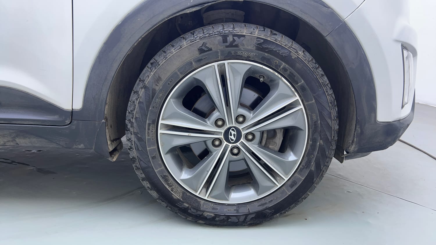 Used 2016 Hyundai Creta 1.6 SX Plus AT Petrol Petrol Automatic tyres RIGHT FRONT TYRE RIM VIEW