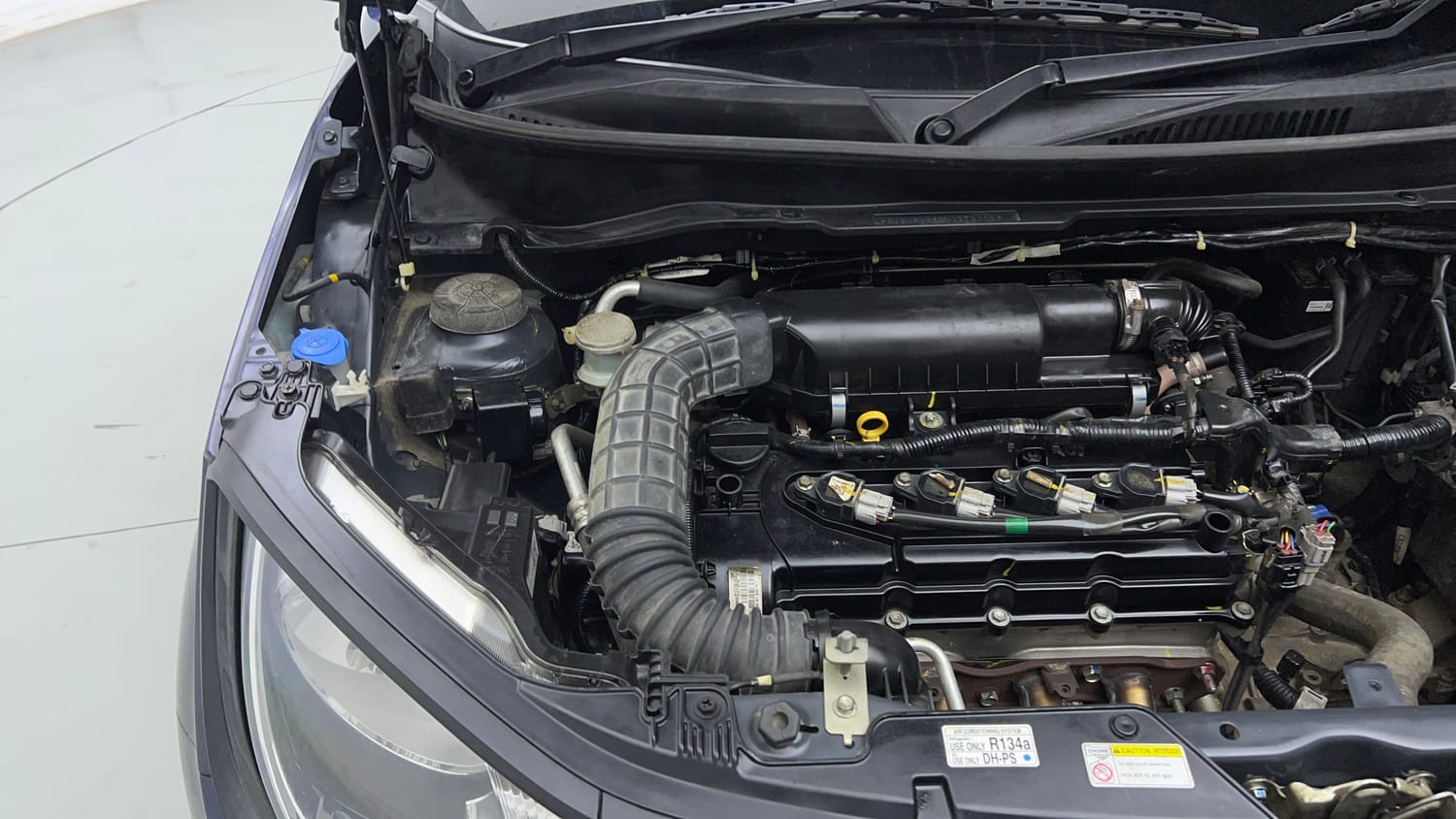 Used 2022 Maruti Suzuki Ignis Sigma 1.2 MT Petrol Manual engine ENGINE RIGHT SIDE VIEW