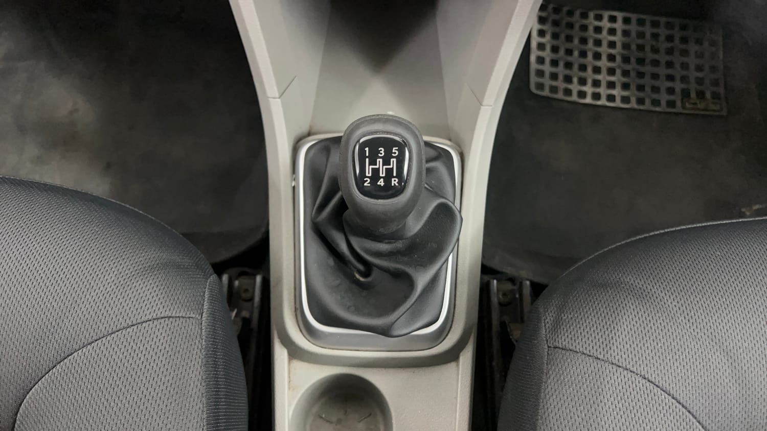 Used 2016 Tata Tiago Revotron XZ Petrol Manual interior GEAR  KNOB VIEW