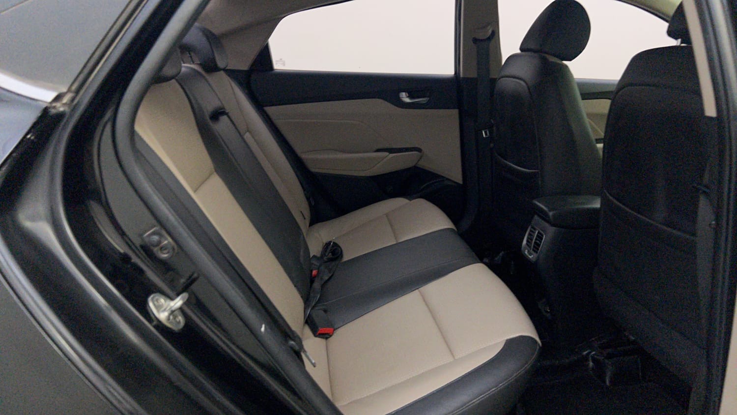 Used 2018 Hyundai Verna SX (O)1.6 VTVT Petrol Manual interior RIGHT SIDE REAR DOOR CABIN VIEW