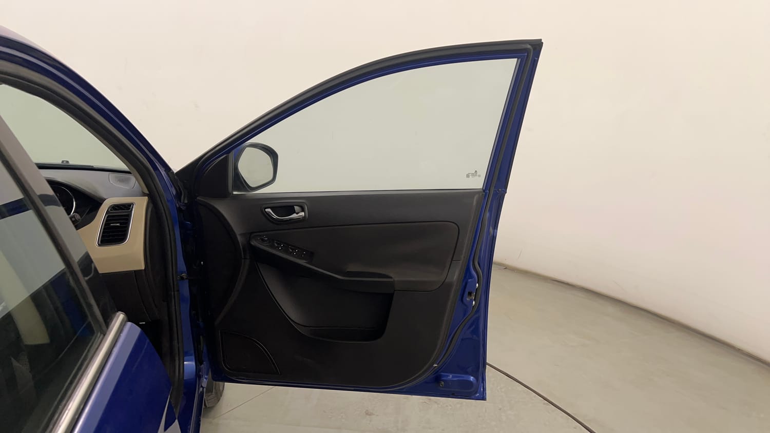 Used 2015 Tata Zest XT Petrol Petrol Manual interior RIGHT FRONT DOOR OPEN VIEW