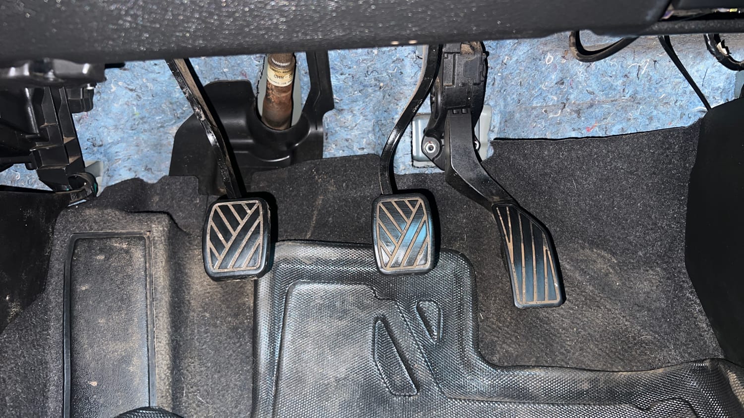 Used 2023 Maruti Suzuki Grand Vitara Alpha Smart Hybrid Petrol Manual interior PEDALS VIEW