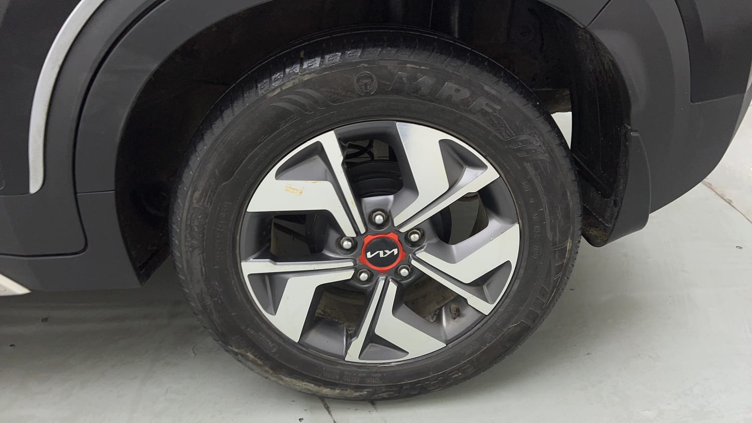 Used 2023 Kia Sonet Aurochs Edition 1.0 Petrol 7DCT Petrol Automatic tyres LEFT REAR TYRE RIM VIEW