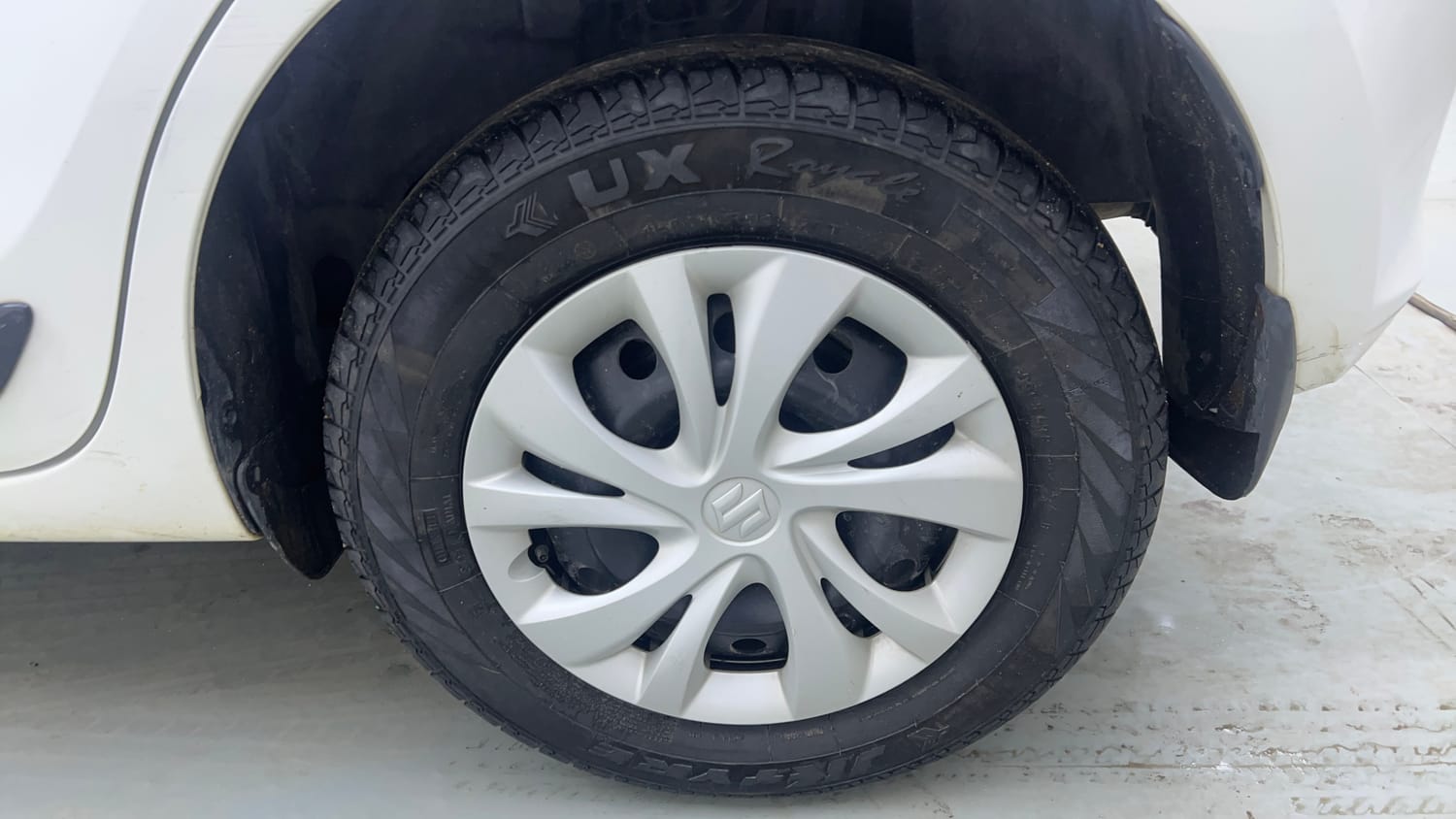 Used 2022 Maruti Suzuki Swift VXi Petrol Manual tyres LEFT REAR TYRE RIM VIEW