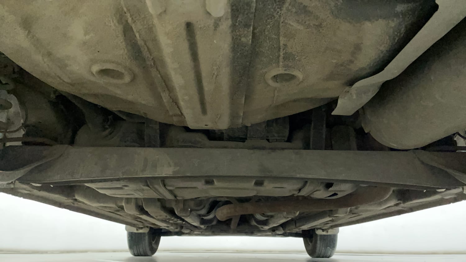 Used 2015 Hyundai Elite i20 Sportz 1.2 Petrol Manual extra REAR UNDERBODY VIEW (TAKEN FROM REAR)