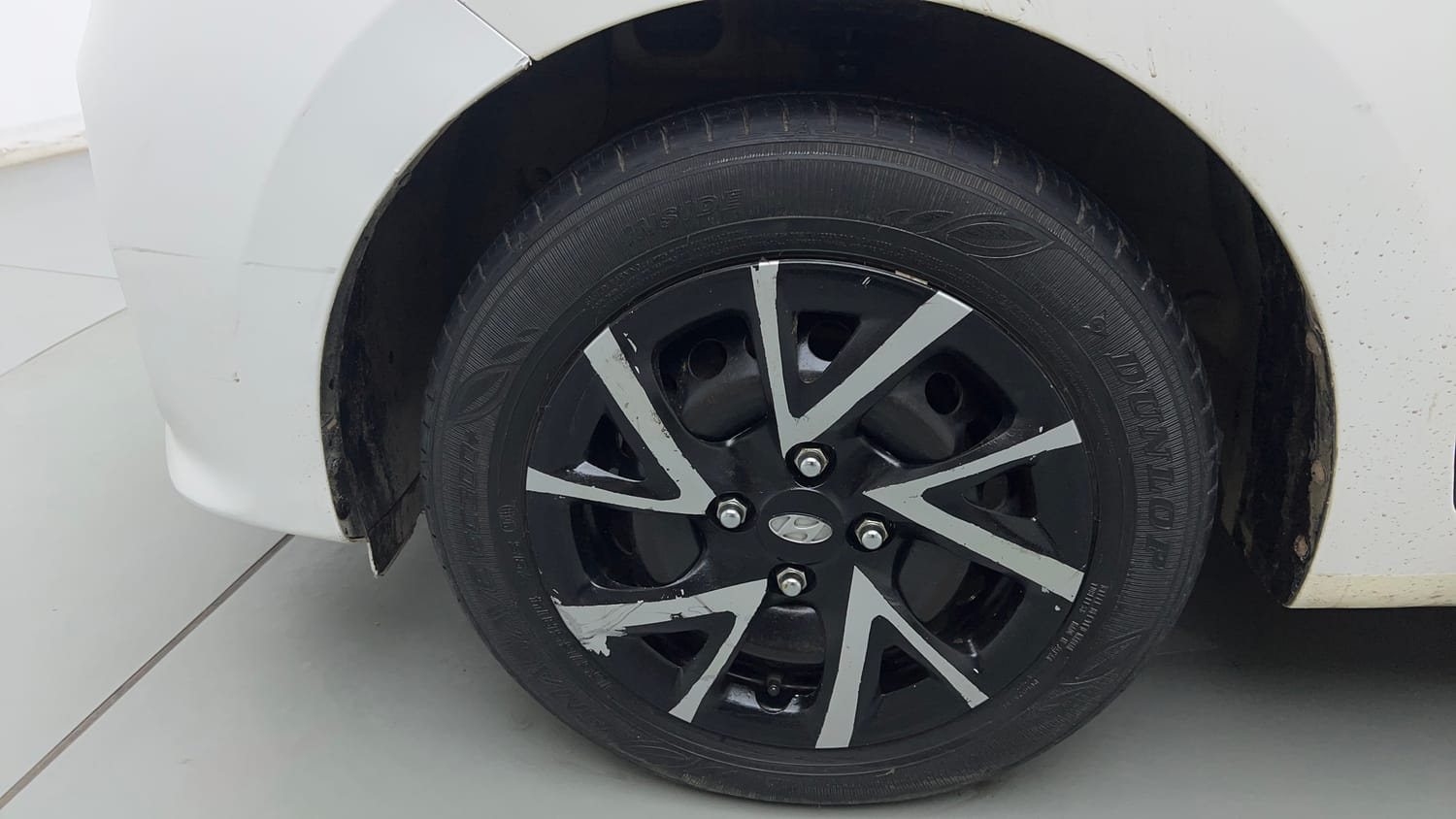Used 2018 Hyundai Grand i10 Magna 1.2 Kappa VTVT Petrol Manual tyres LEFT FRONT TYRE RIM VIEW