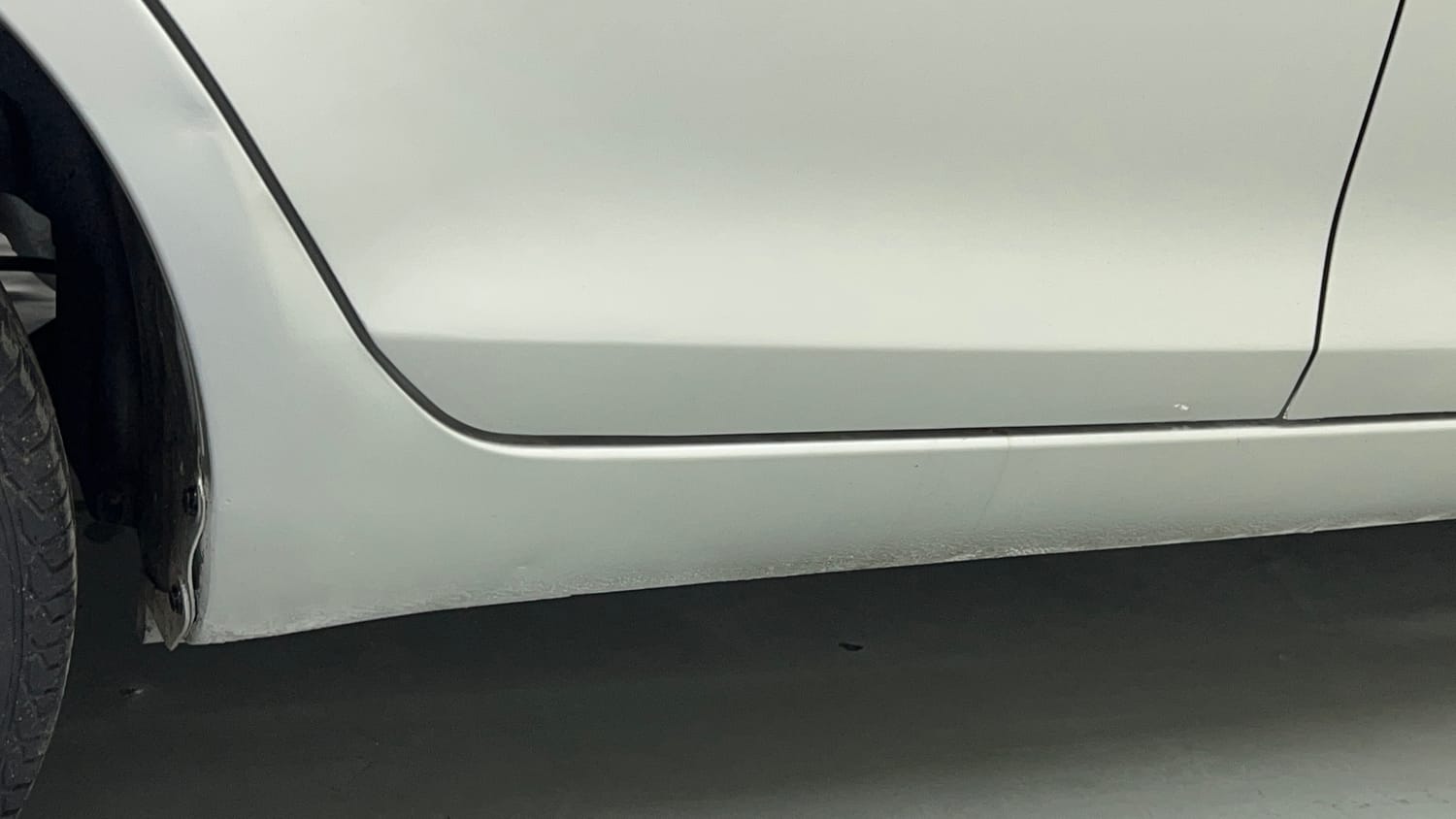 Used 2013 Maruti Suzuki Swift Dzire VXI Petrol Manual dents MINOR DENT
