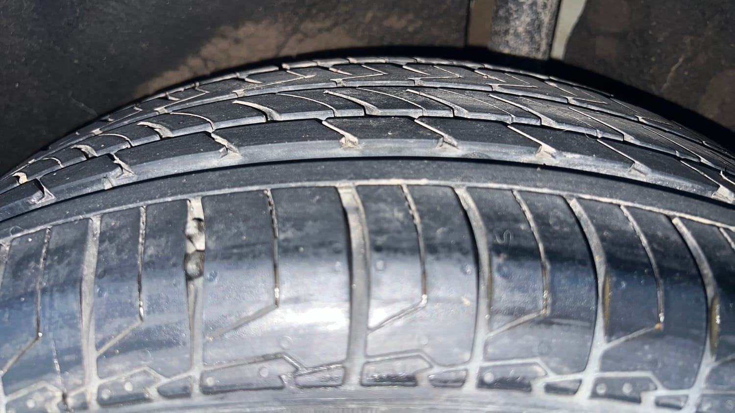Used 2014 Ford EcoSport Titanium 1.5 TDCi (Opt) Diesel Manual tyres LEFT REAR TYRE TREAD VIEW