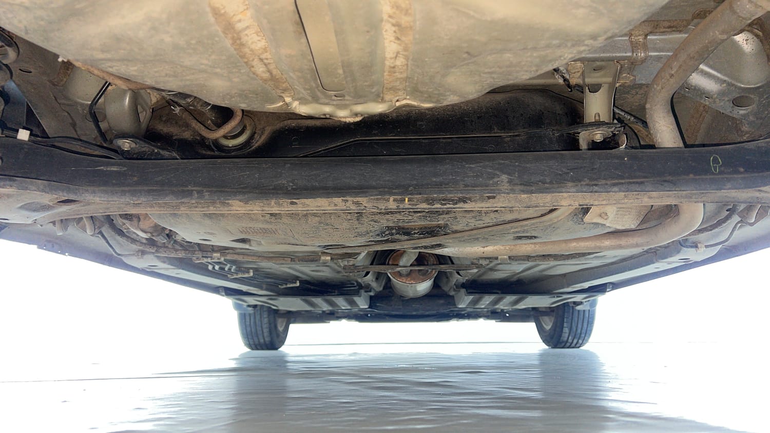 Used 2023 Maruti Suzuki Swift ZXi Petrol Manual extra REAR UNDERBODY VIEW (TAKEN FROM REAR)