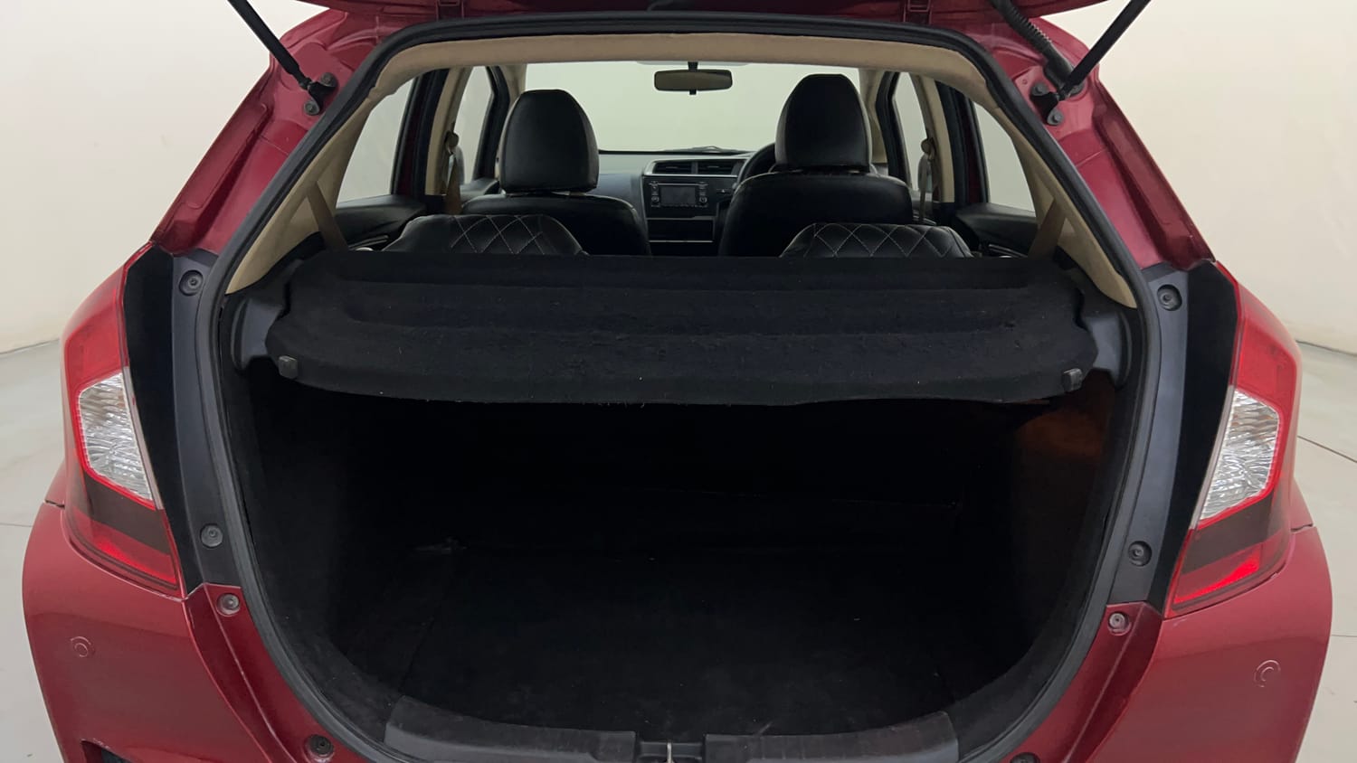 Used 2018 Honda Jazz V Petrol Petrol Manual interior DICKY INSIDE VIEW