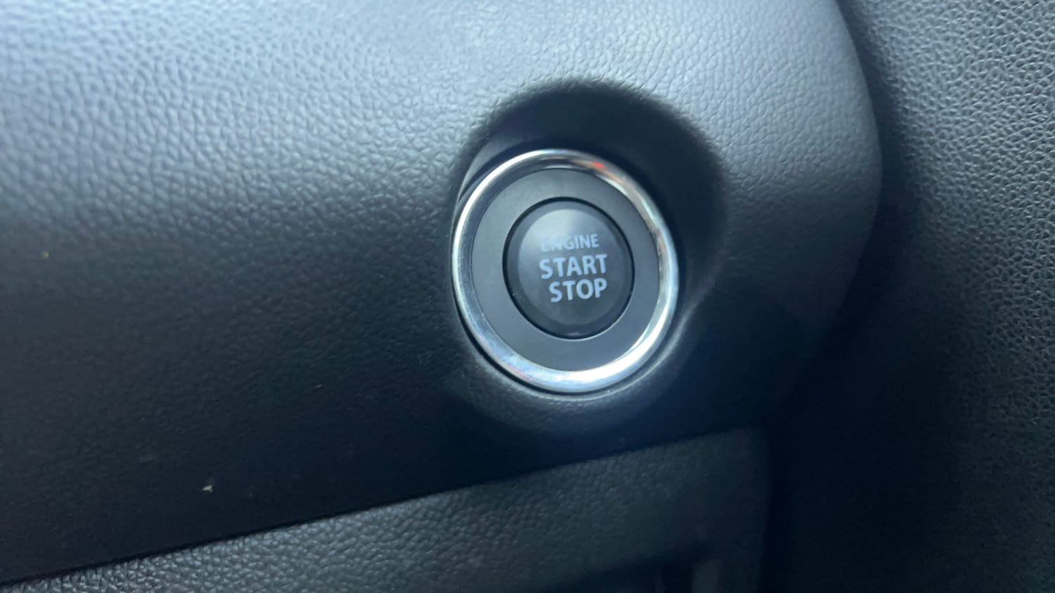 Used 2023 Maruti Suzuki Swift ZXi Petrol Manual top_features Keyless start