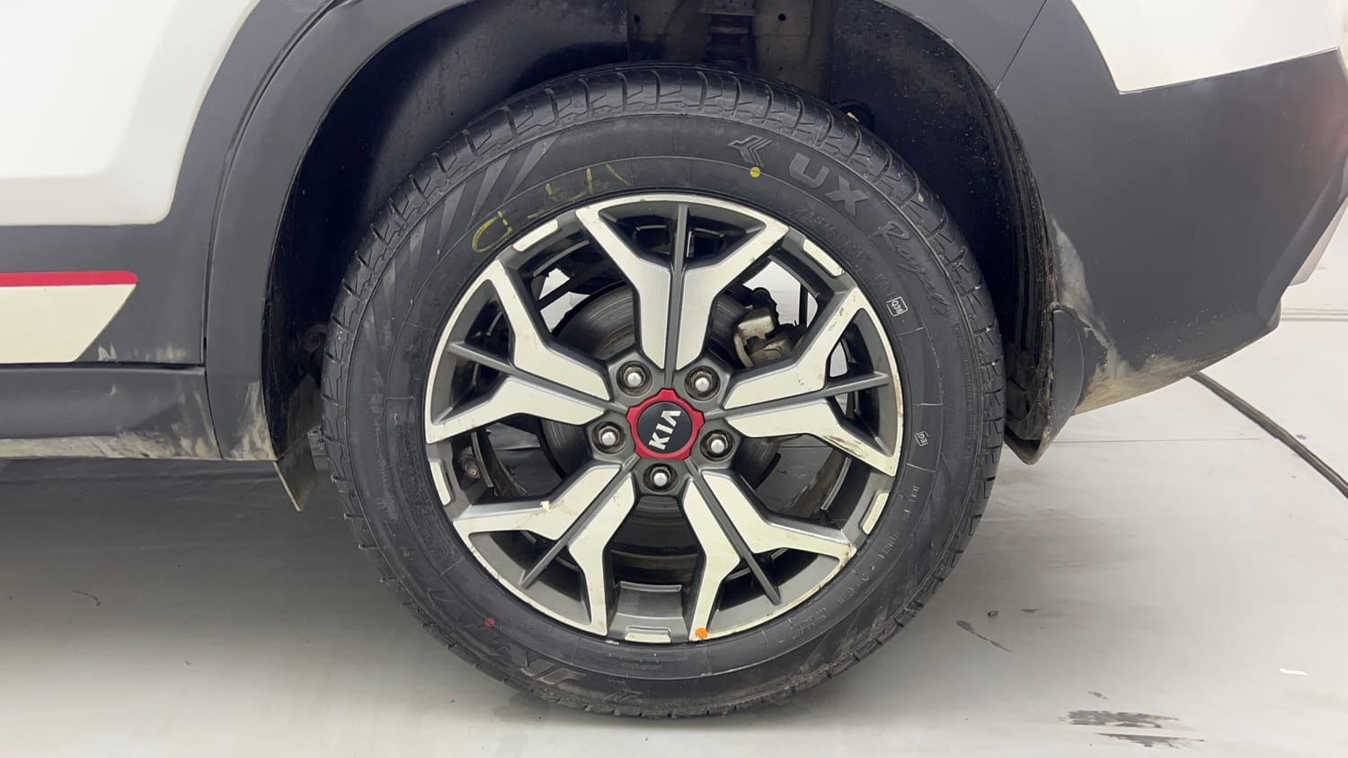 Used 2020 Kia Seltos GTK 1.4 Petrol Manual tyres LEFT REAR TYRE RIM VIEW