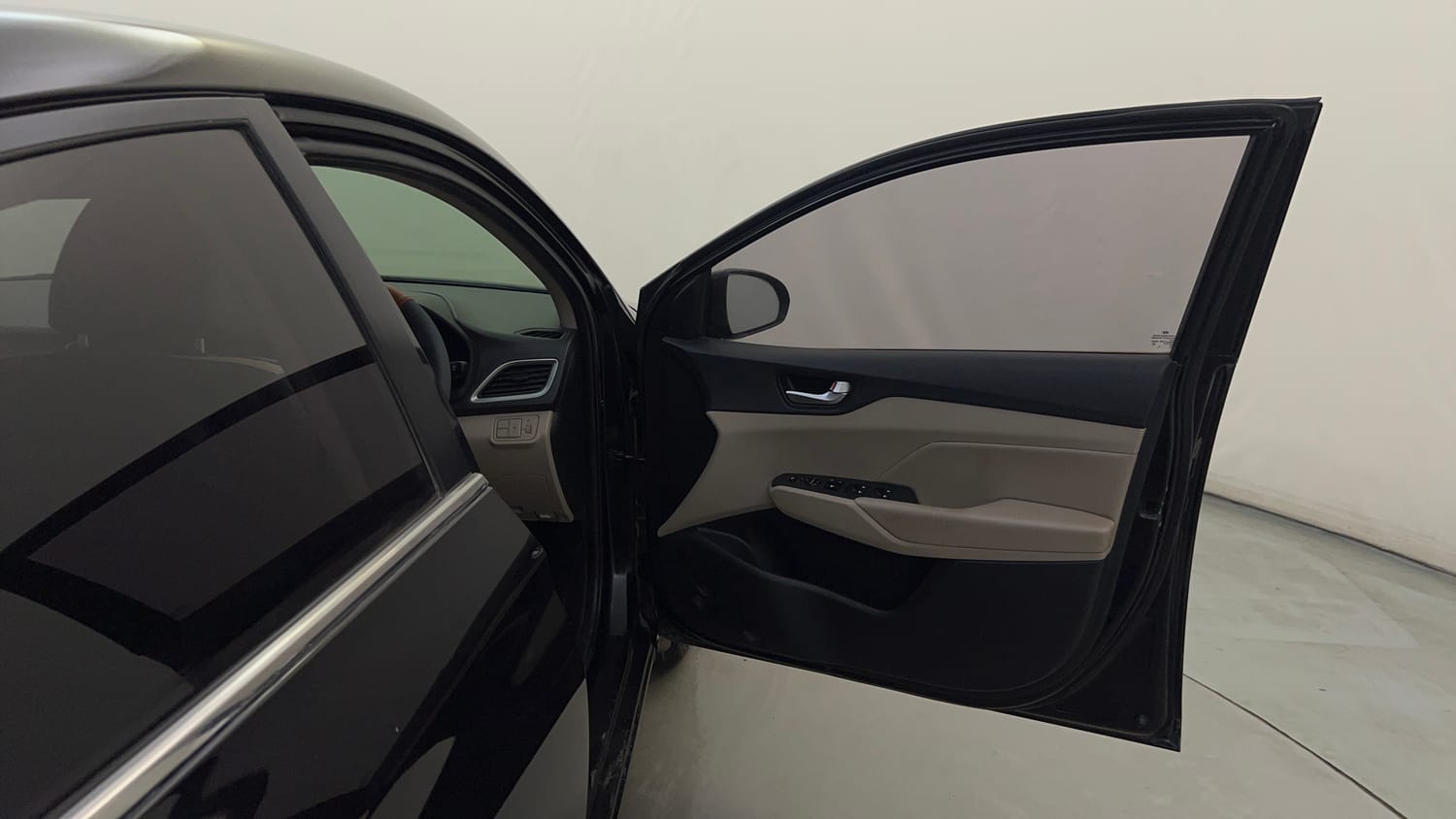 Used 2018 Hyundai Verna SX (O)1.6 VTVT Petrol Manual interior RIGHT FRONT DOOR OPEN VIEW