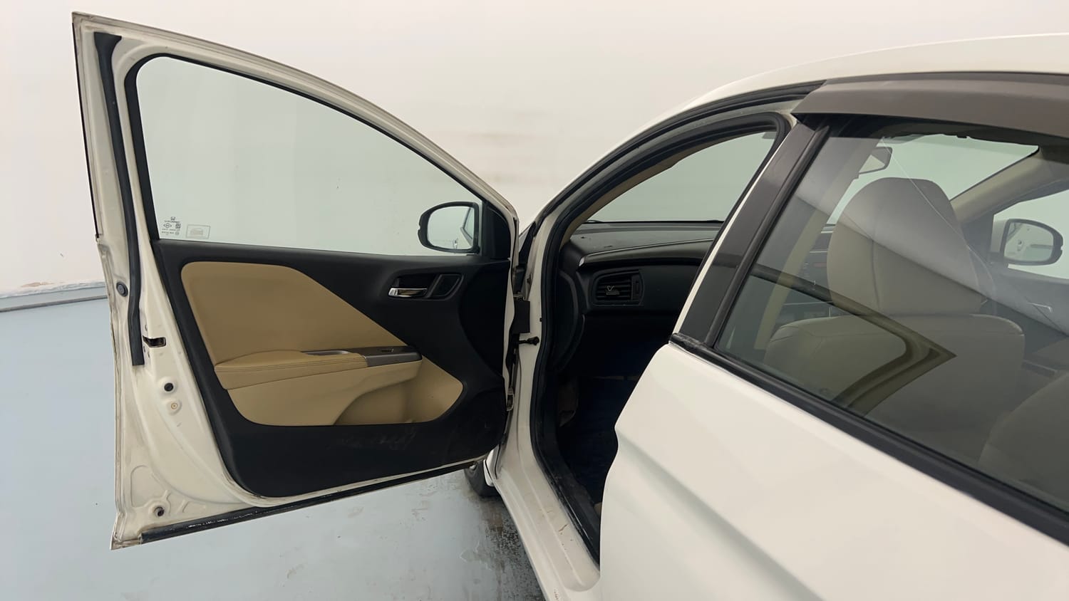 Used 2015 Honda City VX CVT Petrol Automatic interior LEFT FRONT DOOR OPEN VIEW