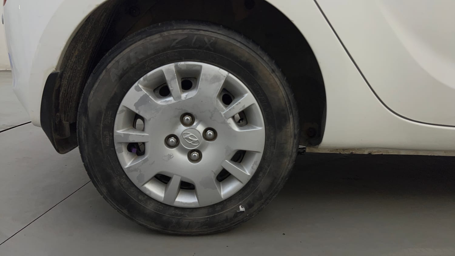 Used 2012 Hyundai i20 Era 1.2 Petrol Manual tyres RIGHT REAR TYRE RIM VIEW