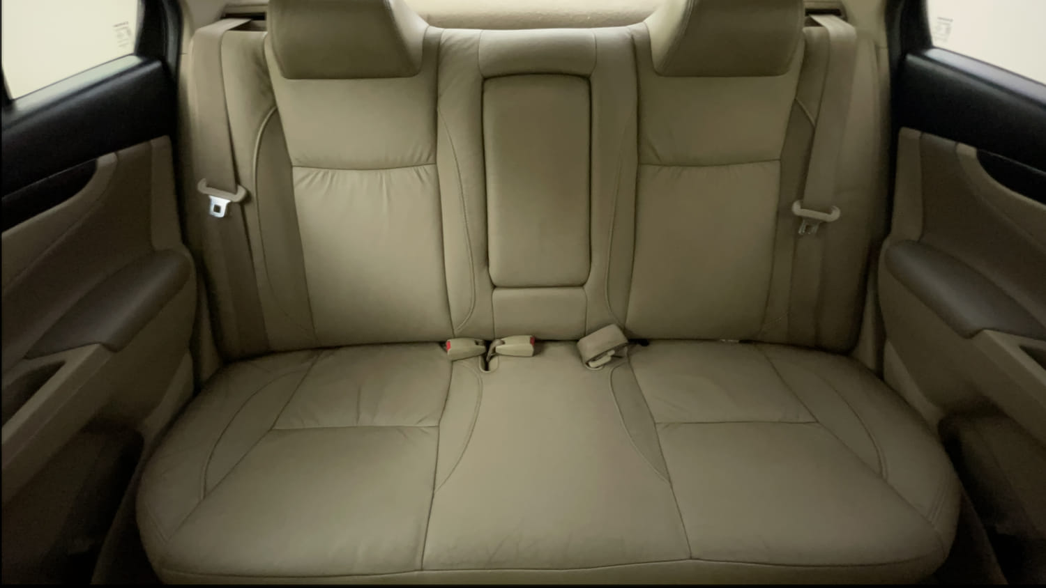 Used 2017 Maruti Suzuki Ciaz ZXI+ Petrol Manual interior REAR SEAT CONDITION VIEW