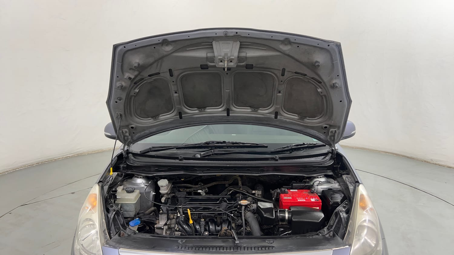 Used 2012 Hyundai i20 Asta 1.2 Petrol Manual engine ENGINE & BONNET OPEN FRONT VIEW