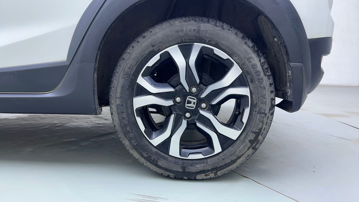 Used 2023 Honda WR-V SV MT Petrol Petrol Manual tyres LEFT REAR TYRE RIM VIEW