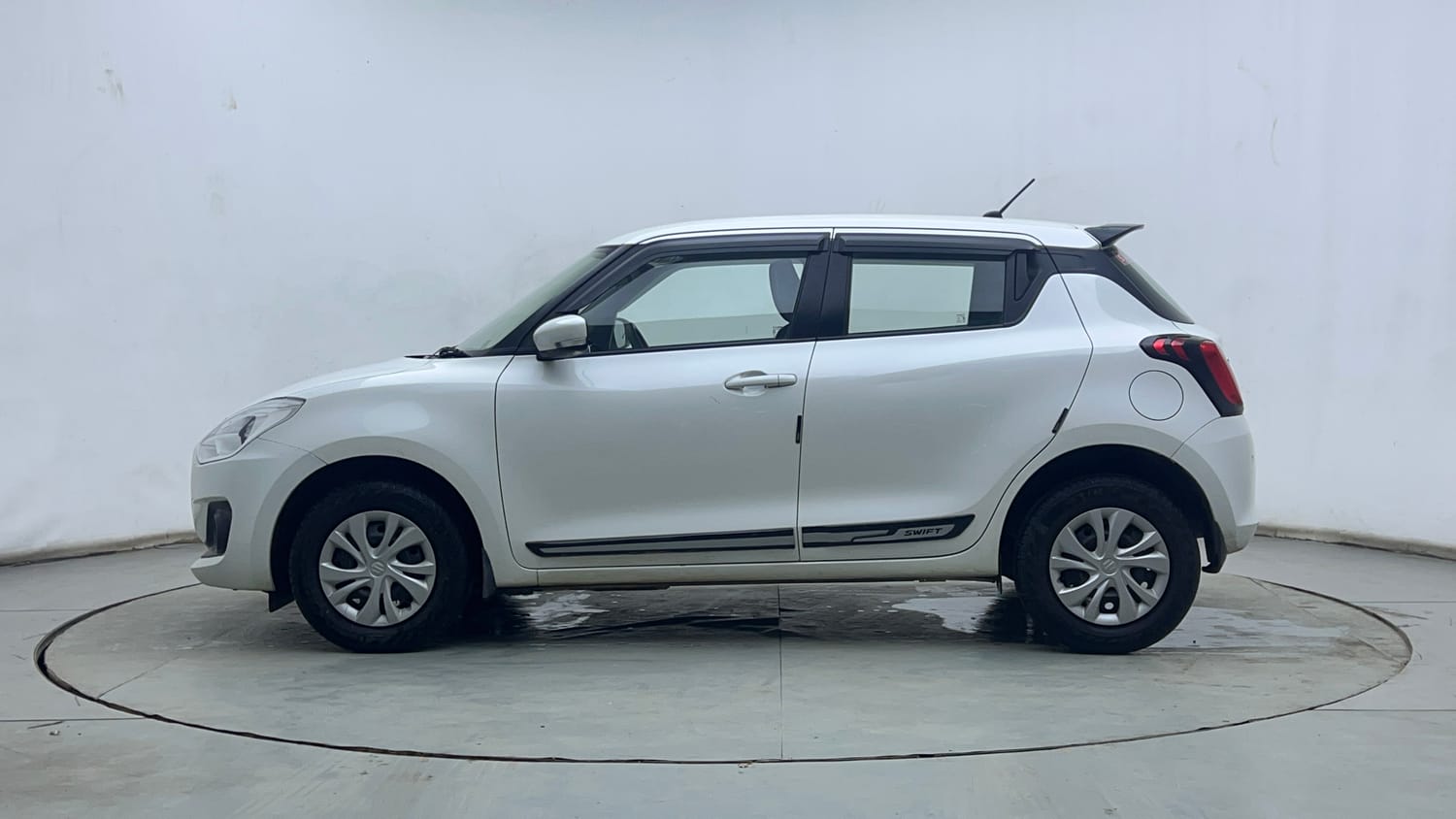 Used 2022 Maruti Suzuki Swift VXi Petrol Manual exterior LEFT SIDE VIEW