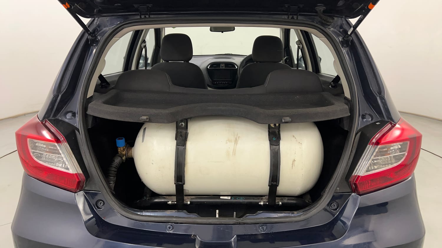 Used 2022 Tata Tiago XZ Plus CNG Cng Manual interior DICKY INSIDE VIEW