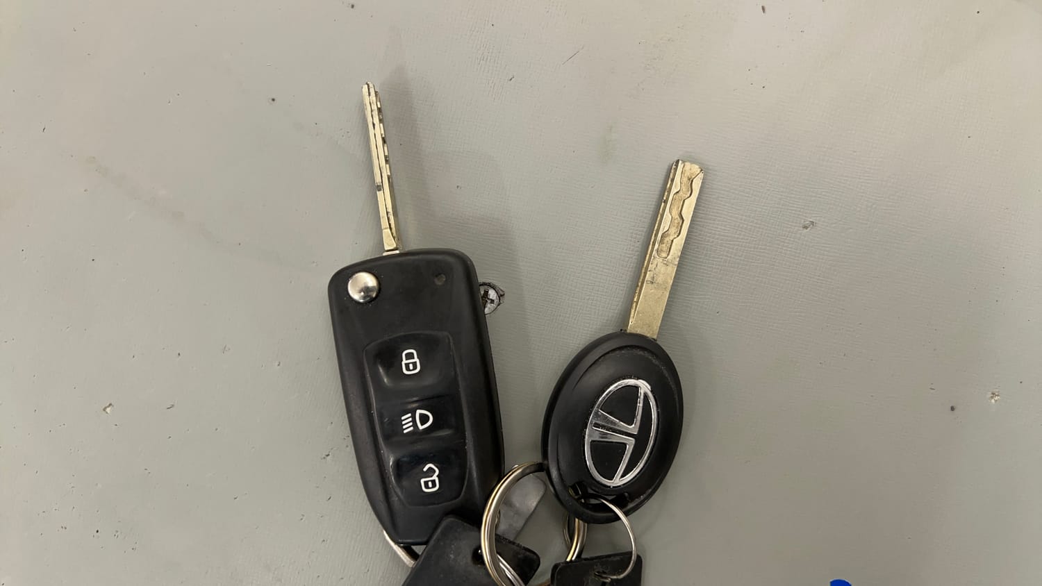Used 2022 Tata Tiago XZ Plus CNG Cng Manual extra CAR KEY VIEW