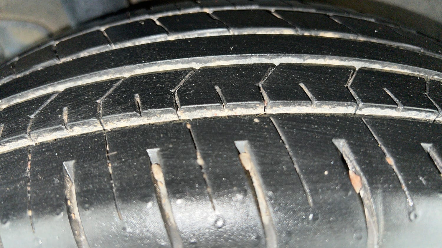 Used 2023 Hyundai Venue S (O) 1.2 Petrol Petrol Manual tyres RIGHT REAR TYRE TREAD VIEW