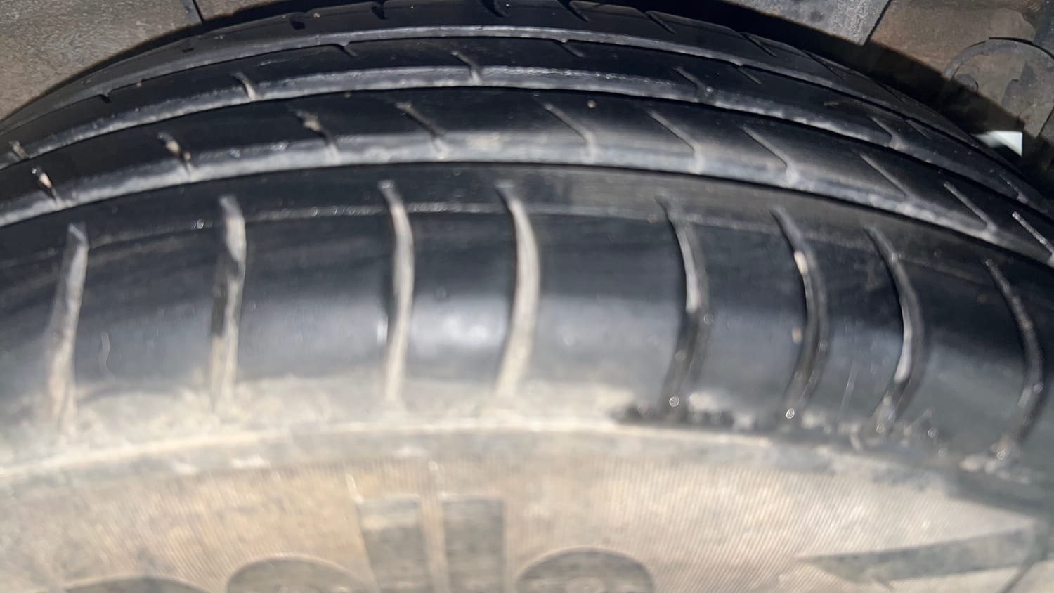 Used 2014 Hyundai Xcent SX AT 1.2 (O) Petrol Automatic tyres LEFT REAR TYRE TREAD VIEW